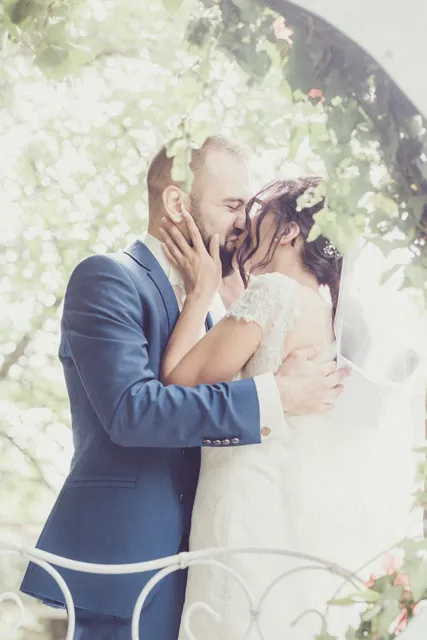 Photographe de Mariage Professionnel : Est-ce Vraiment Indispensable ? (10 Raisons Clés)