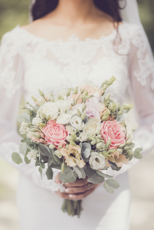 reportage mariage femme bouquet haute savoie